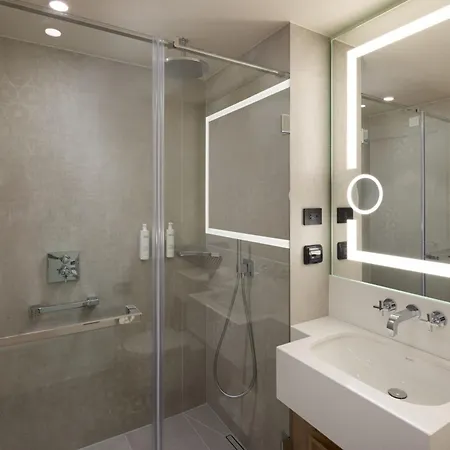 Courtyard By Marriott - Napoca Downtown Hotel