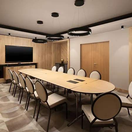 Courtyard By Marriott - Napoca Downtown Hotel