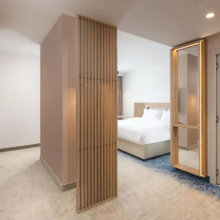 Courtyard By Marriott - Napoca Downtown Hotel Cluj-Napoca
