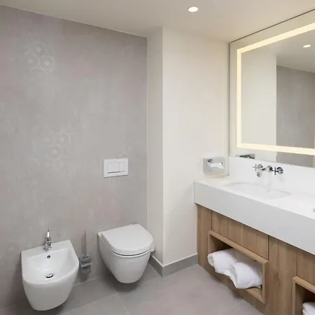 Courtyard By Marriott - Napoca Downtown Hotel Kluż-Napoka