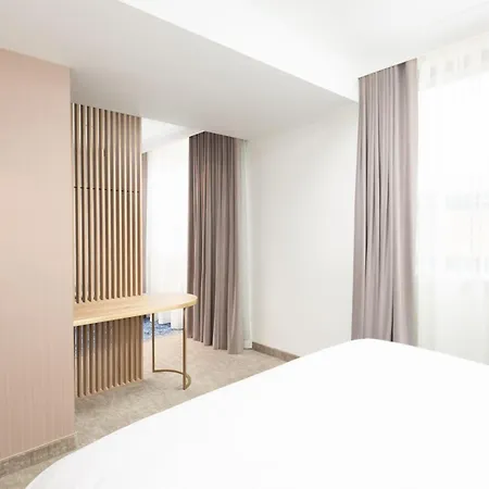 Courtyard By Marriott - Napoca Downtown Hotell