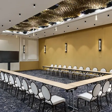 Courtyard By Marriott - Napoca Downtown Hotel