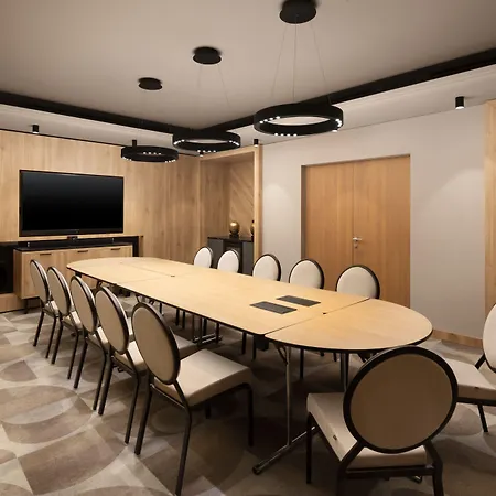 Courtyard By Marriott - Napoca Downtown Hotell 4*