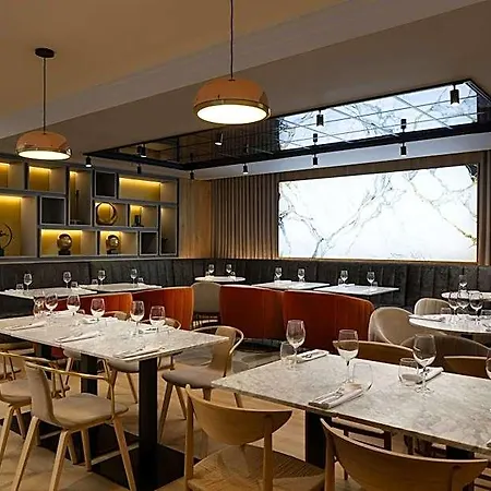 Courtyard By Marriott - Napoca Downtown Otel Kaloşvar