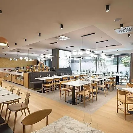 Hotell Courtyard By Marriott - Napoca Downtown 4*