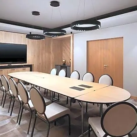 Courtyard By Marriott - Napoca Downtown Otel 4*