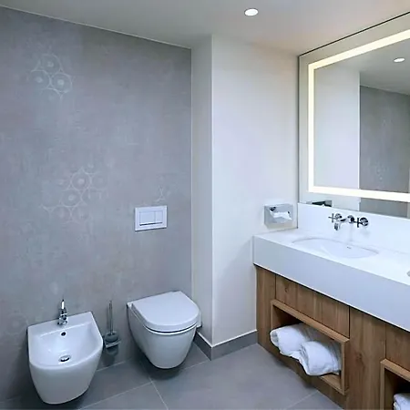 Courtyard By Marriott - Napoca Downtown 4*
