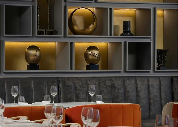 Courtyard By Marriott - Napoca Downtown Hotel