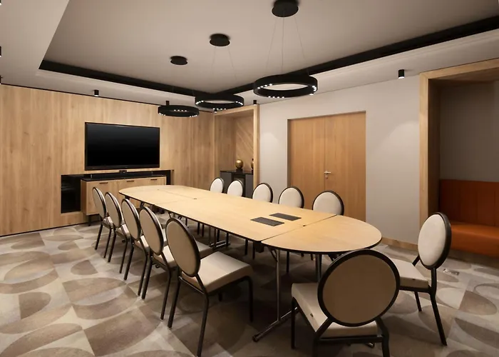 Courtyard By Marriott - Napoca Downtown Hotel