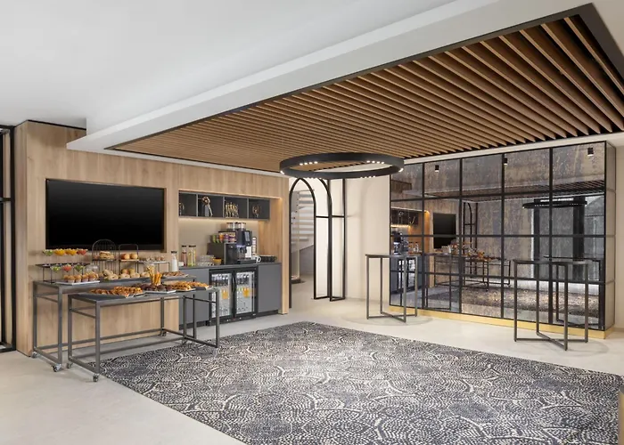 Courtyard By Marriott - Napoca Downtown Hotel 4*