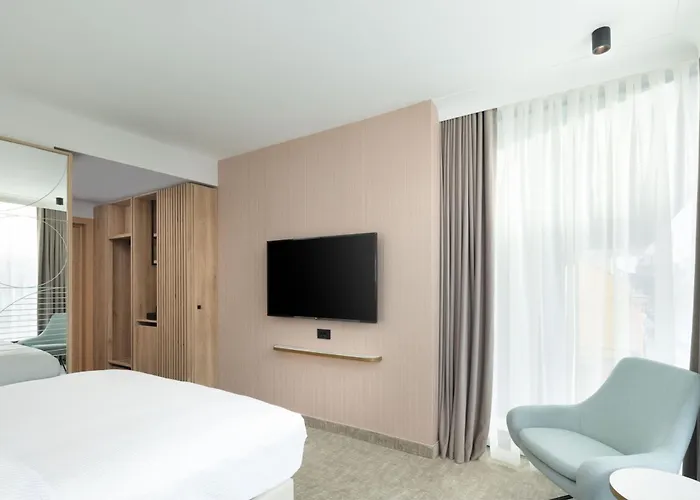 Courtyard By Marriott - Napoca Downtown Hotel