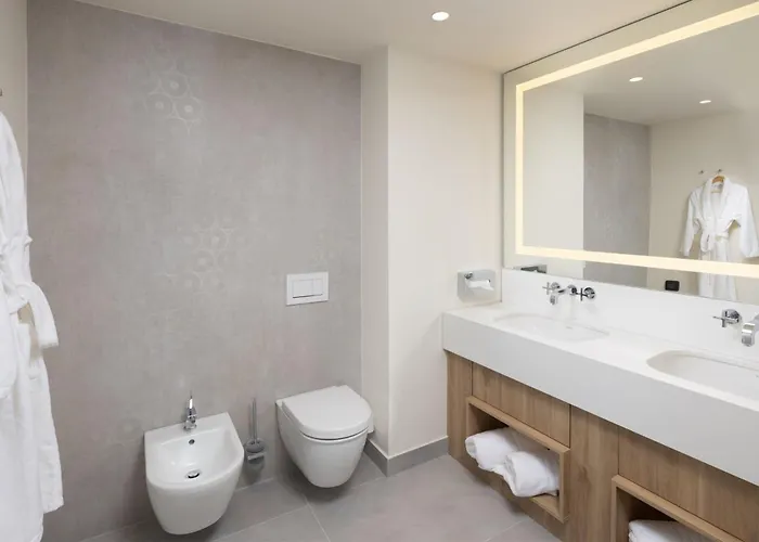 Courtyard By Marriott - Napoca Downtown Hotel Kluż-Napoka