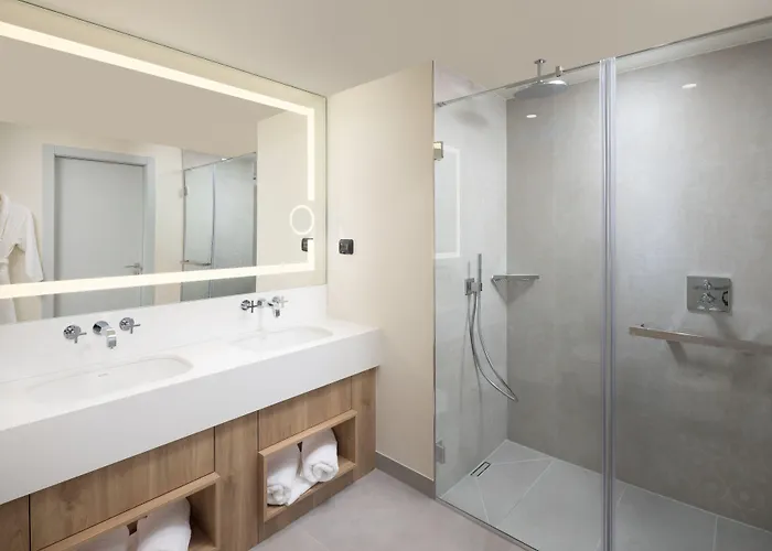 Courtyard By Marriott - Napoca Downtown 4*