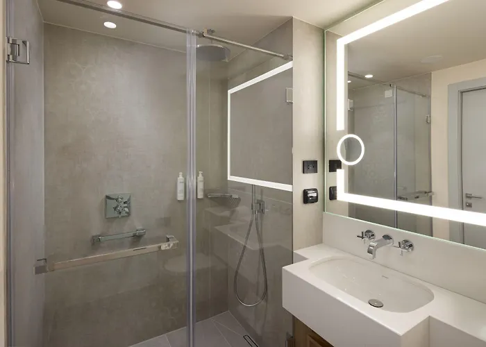 Courtyard By Marriott - Napoca Downtown Hotel 4*